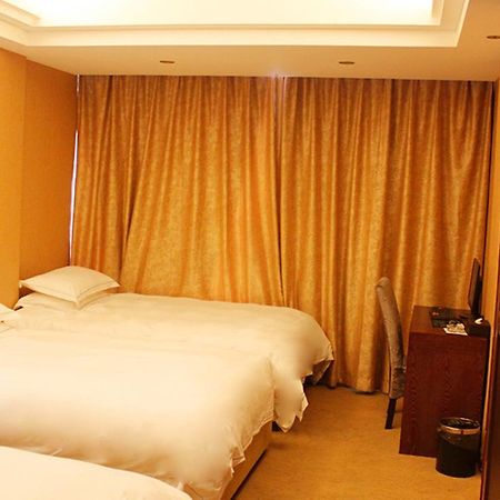 Jiadi Hotel Иу Екстериор снимка