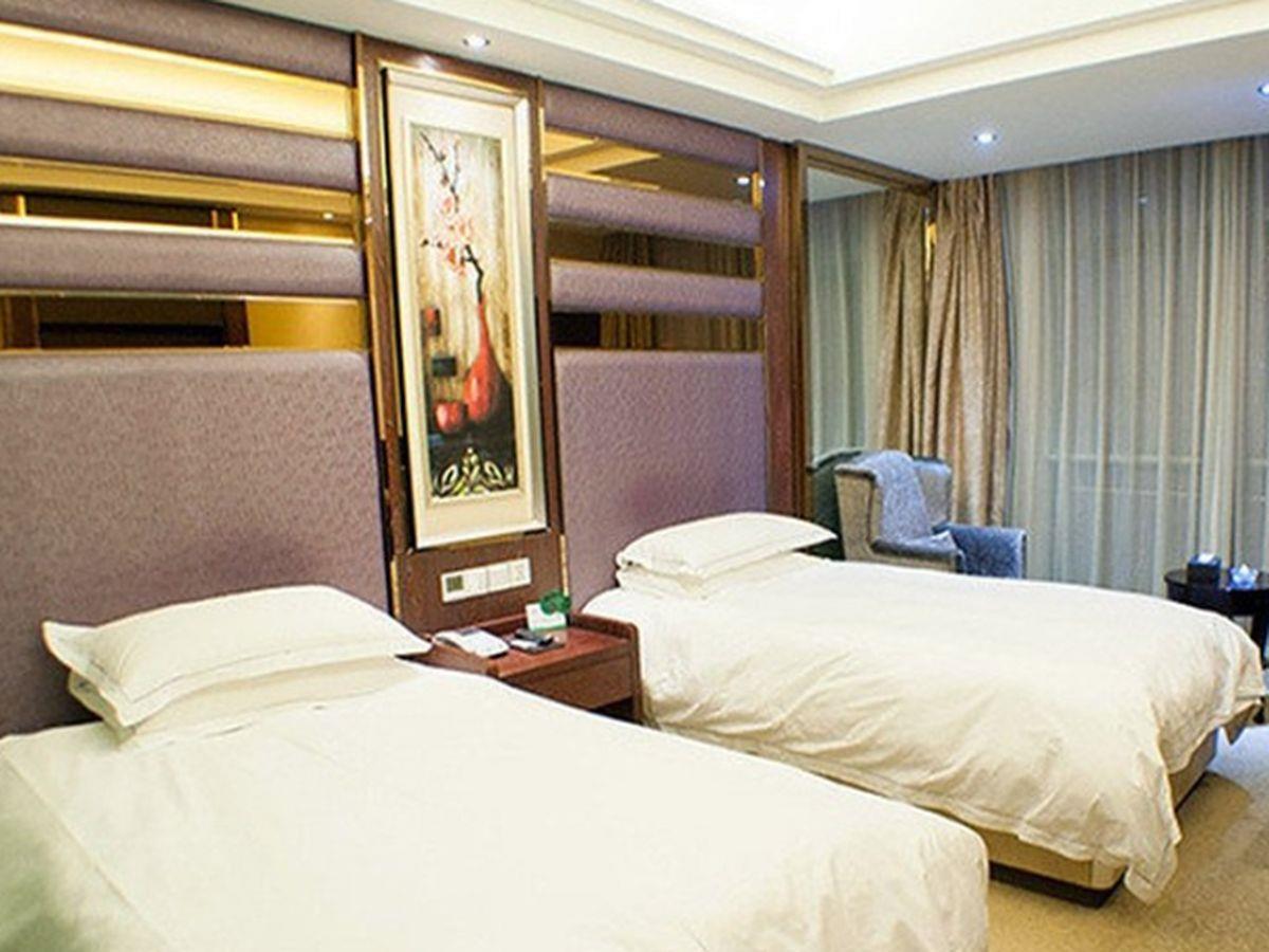 Jiadi Hotel Иу Екстериор снимка