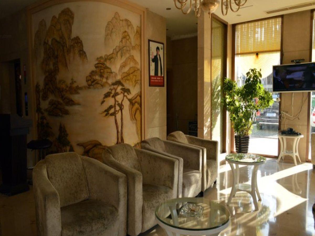 Jiadi Hotel Иу Екстериор снимка