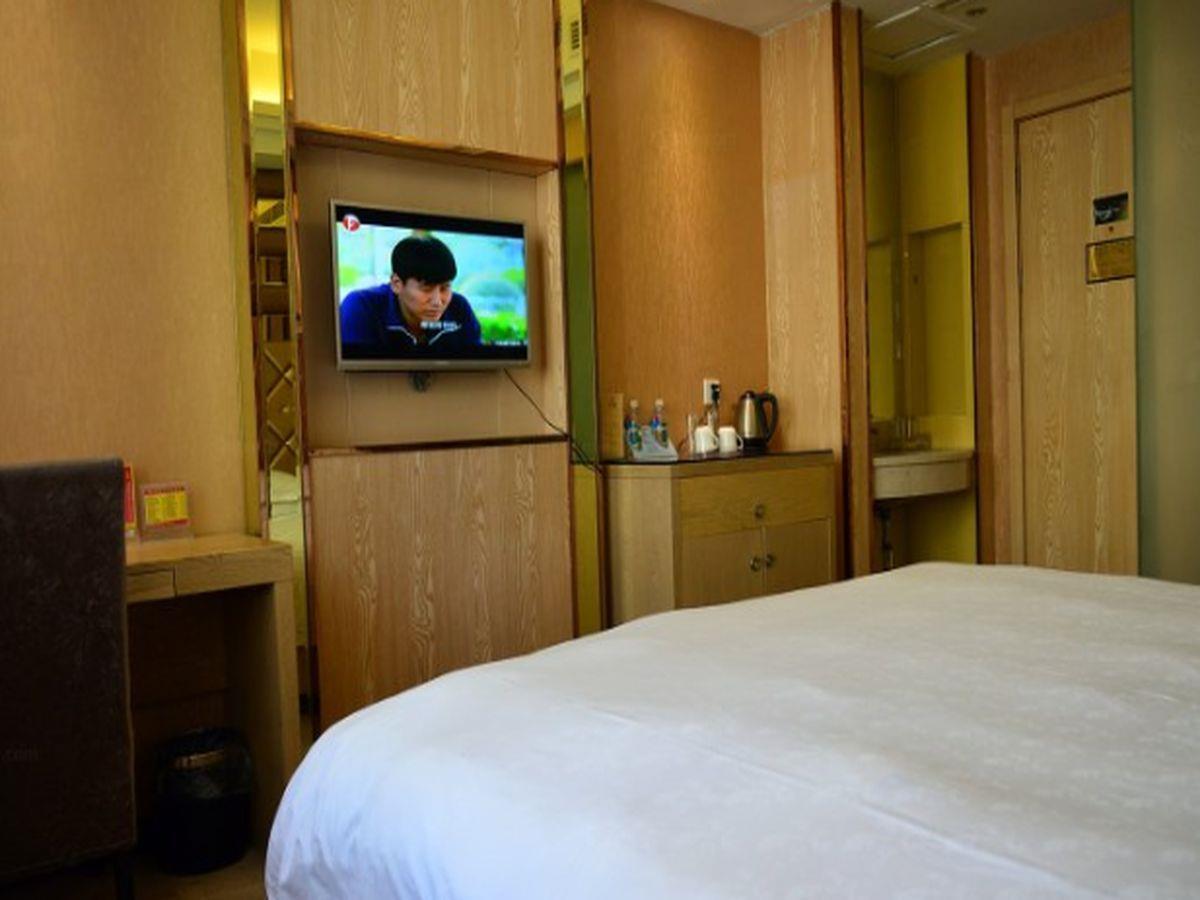 Jiadi Hotel Иу Екстериор снимка
