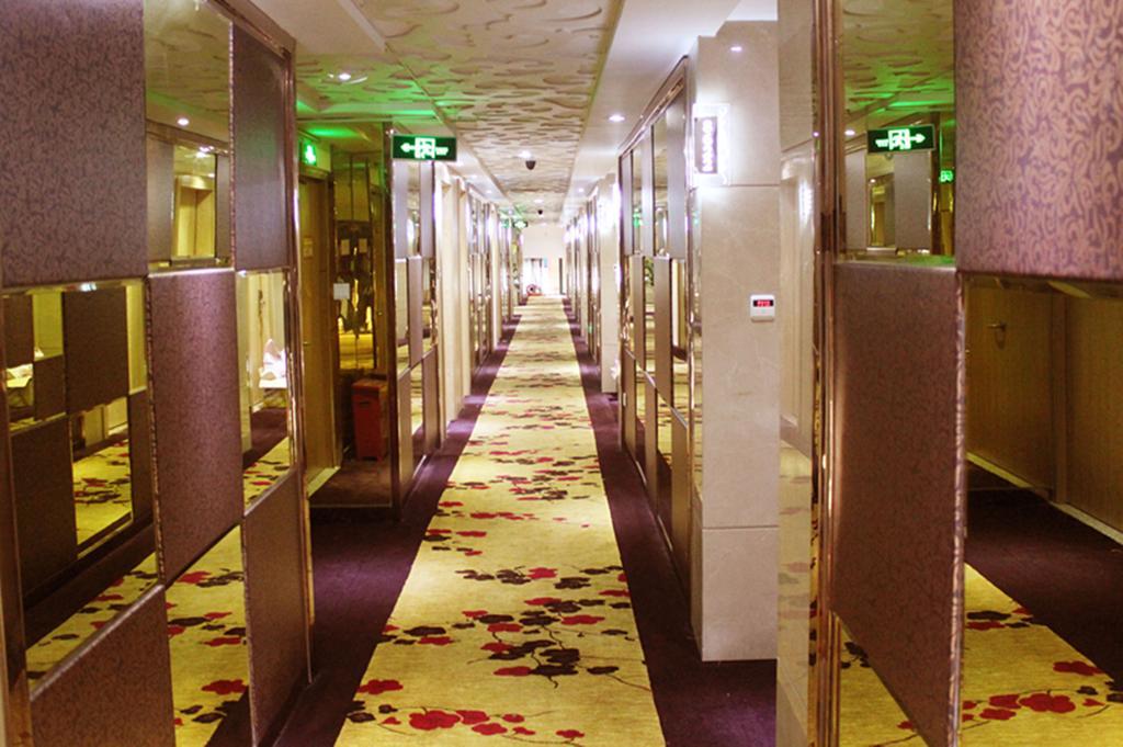 Jiadi Hotel Иу Екстериор снимка