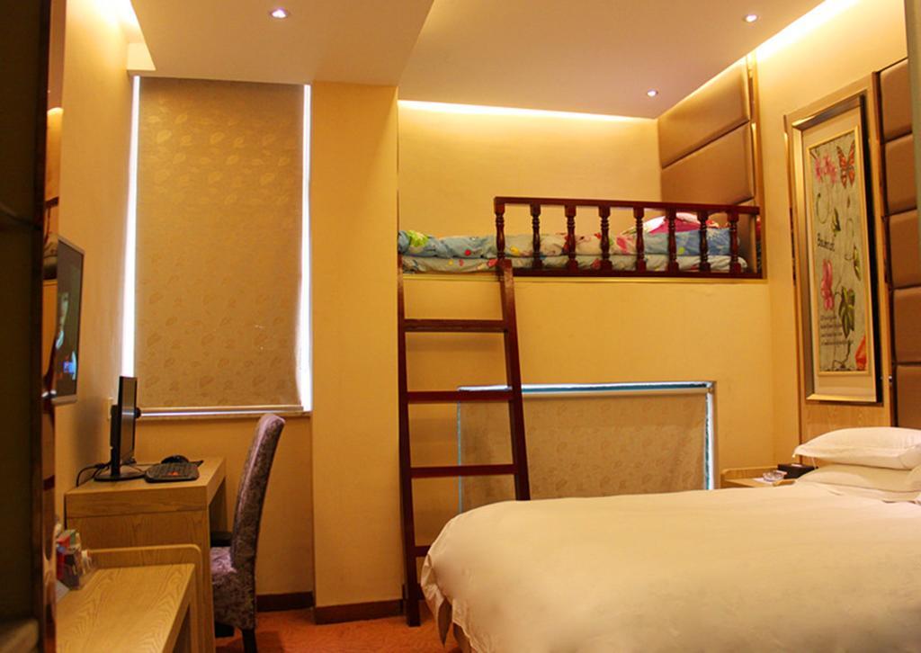 Jiadi Hotel Иу Екстериор снимка