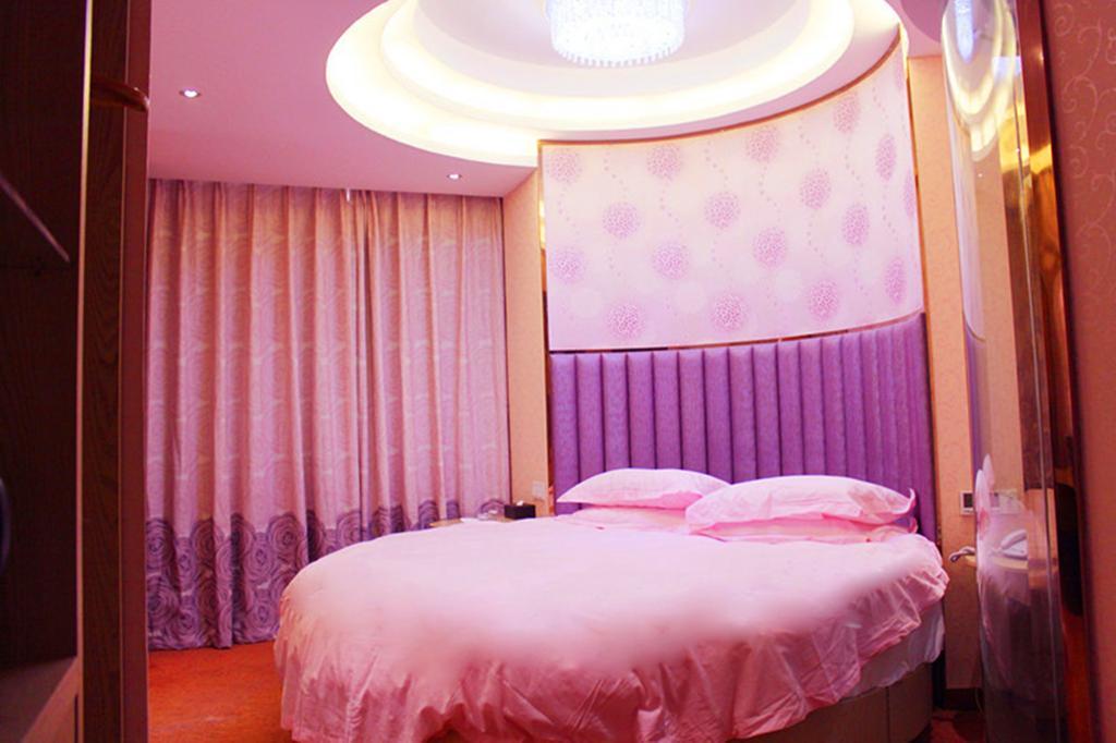 Jiadi Hotel Иу Екстериор снимка
